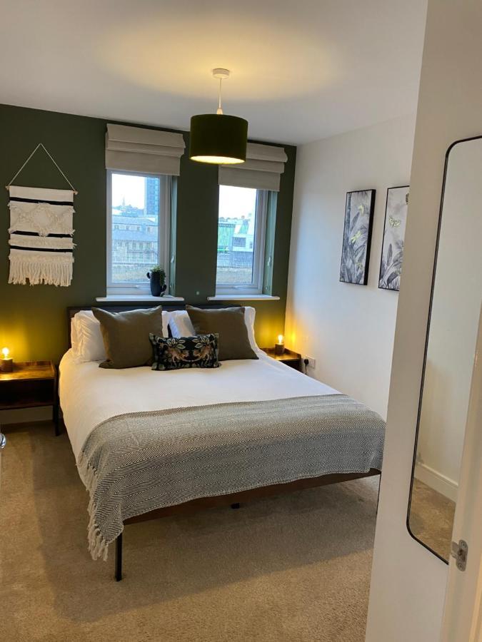 Luxury Riverfront Apartamento *