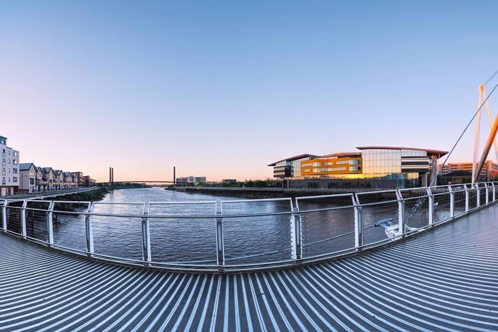 Apartment Luxury Riverfront Newport (Gwent)
